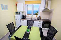 Makarska Croatia cheap apartment for 4 persons-Apartment Anamari A3