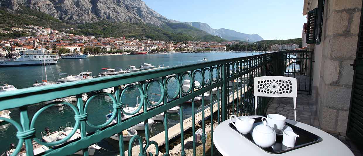 Ferienhaus Kroatien direkt am Meer - Makarska luxus Ferienwohnung Bura A2