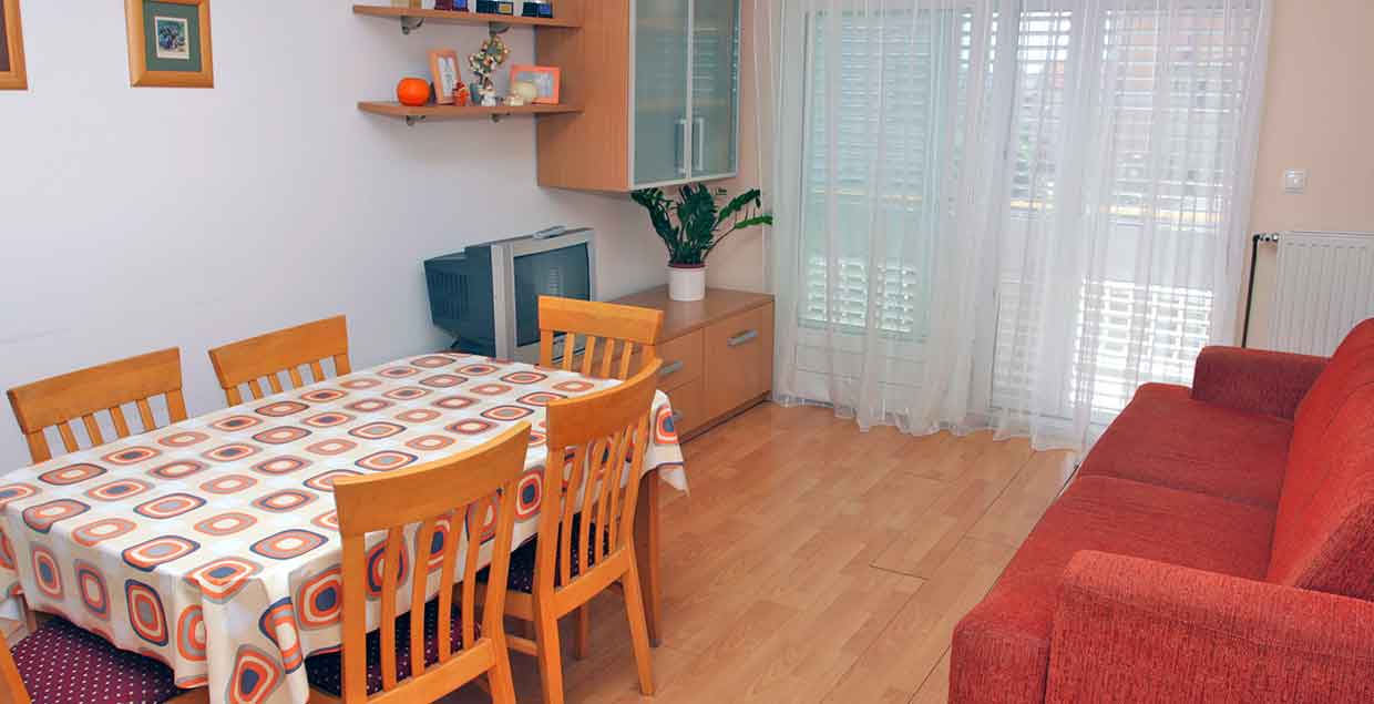 Apartments Croatia - Makarska cheap apartment for 6 persons