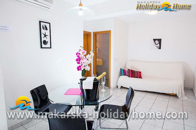 Private accommodation Makarska - Apartment Vesela A2 / 05