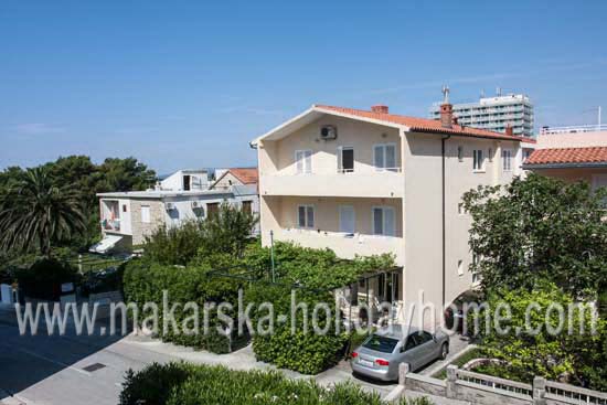 Makarska cheap apartments on the sea for 7 people Apartment Zdravko A1