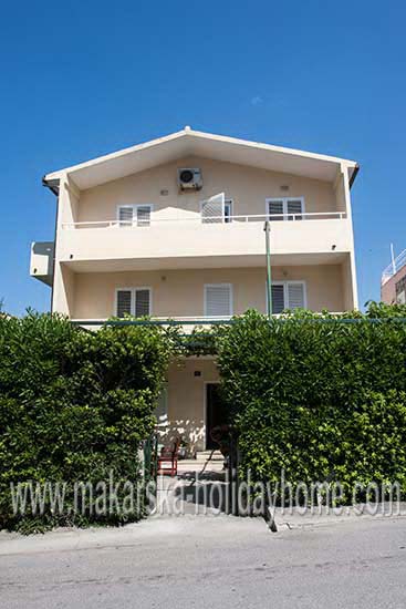 Makarska apartment near the beach for rent Apartment Zdravko A2