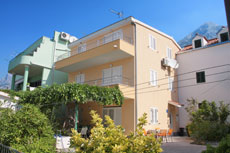 Cheap apartments in Makarska for 4 persons, Apartments Slavko