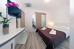 Rooms by the Sea in Makarska - Bed and Breakfast Plaža