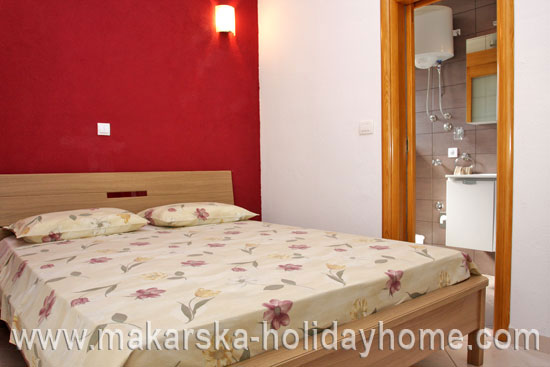 Croatia family Holidays-Makarska apartments Sutlović A3