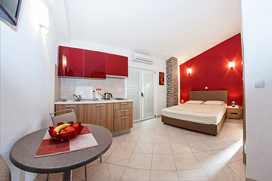 Makarska - Apartments for rent 2 persons-Sutlovic