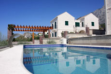 Luxury villa with pool for rent in Makarska