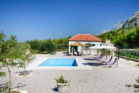 Holiday homes with swimming pool in Croatia-makarska-Villa Skender