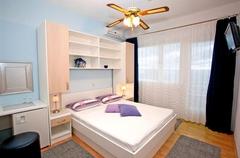 Rooms for rent Makarska - Apartments Anamari / 01