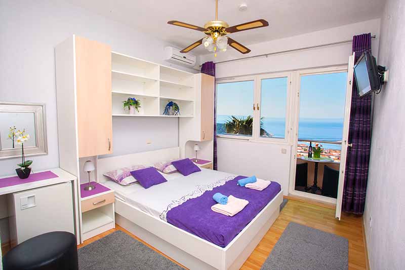 Private accommodation Makarska - Room Anamari / 03